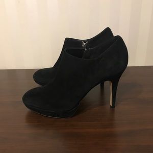 Vince Camuto Black Suede Ankle Heel Booties 9.5